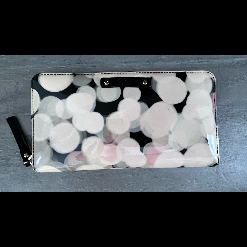 Kate Spade ♠️ Leather Wallet 9 Card Slots Plus Great Condition